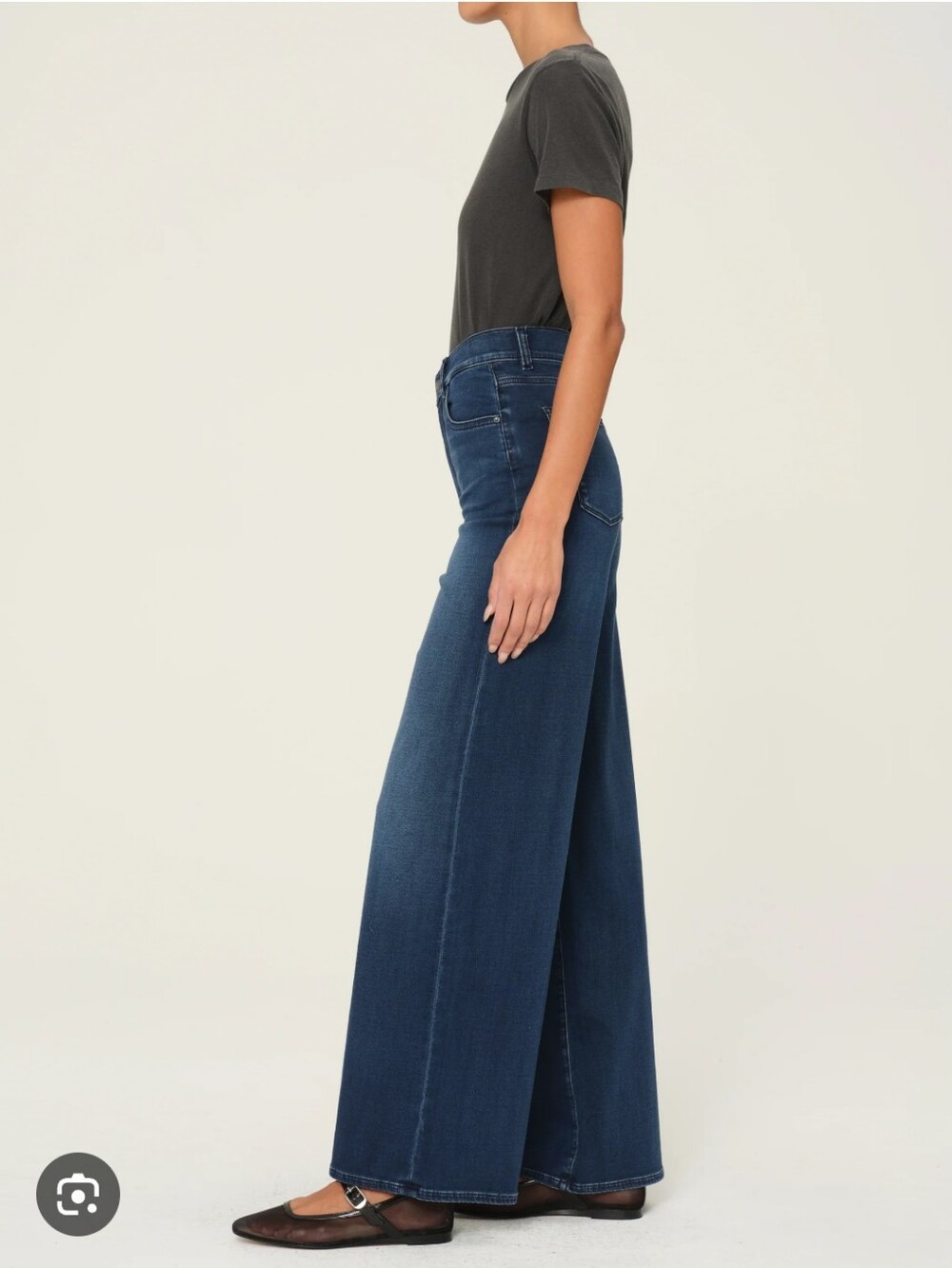 DL1961 High Rise, Wide Leg, Hepburn Style, Medium Blue, Size 30, Quiet Luxury